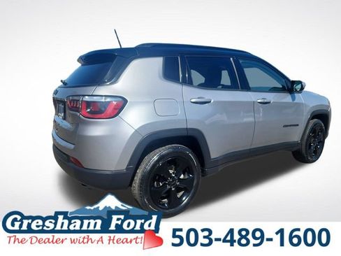 Used 2018 Jeep Compass Latitude AWD/4WD image 11