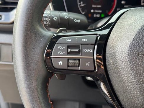 Used 2025 Honda Pilot Sport image 28