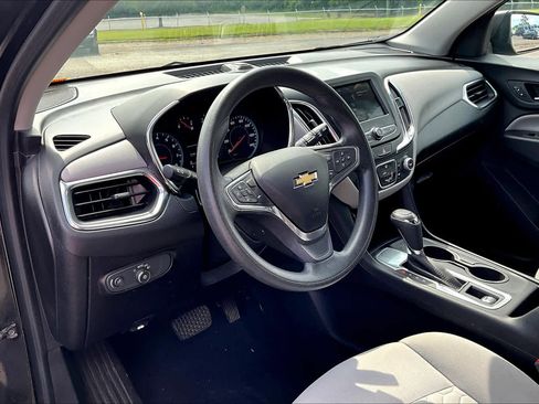 Used 2019 Chevrolet Equinox LS w/ LS Convenience Package image 17