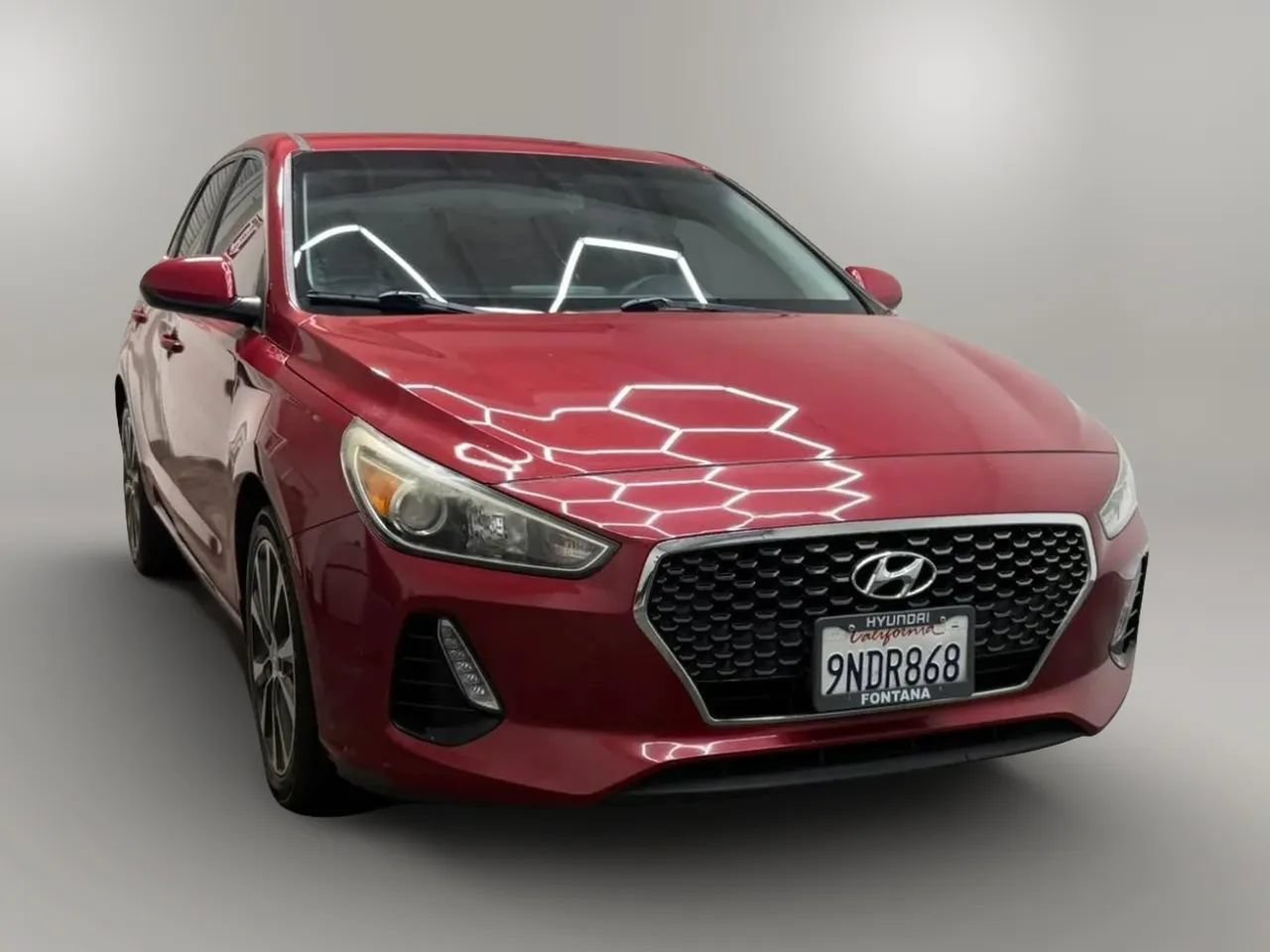 Used 2018 Hyundai Elantra GT FWD image 2