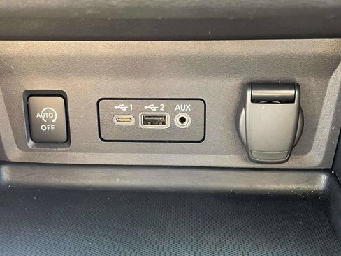 Used 2025 Nissan Sentra SV FWD image 20