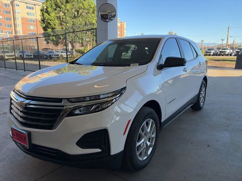 Used 2024 Chevrolet Equinox LS image 1