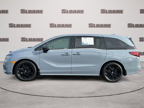 Used 2023 Honda Odyssey Sport image 2