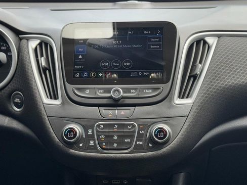 Used 2024 Chevrolet Malibu LT FWD image 12