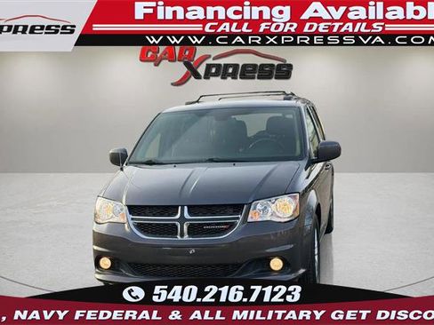 Used 2019 Dodge Grand Caravan SXT image 1