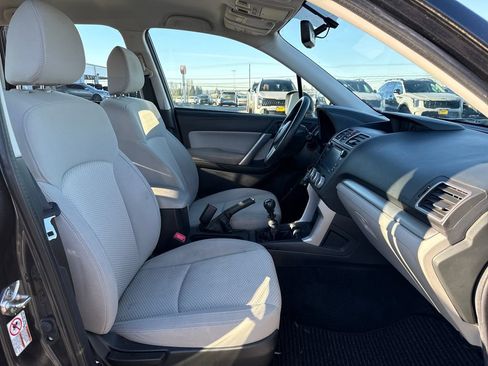 Used 2017 Subaru Forester 2.5i image 12