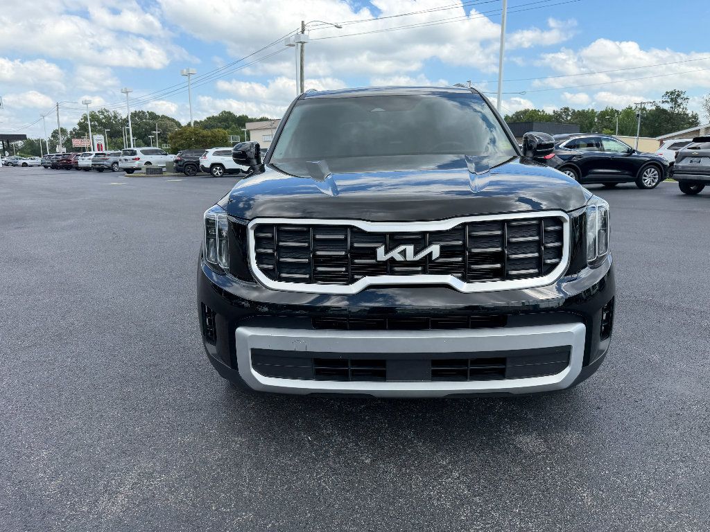 Used 2024 Kia Telluride S w/ S Sunroof Package FWD image 3