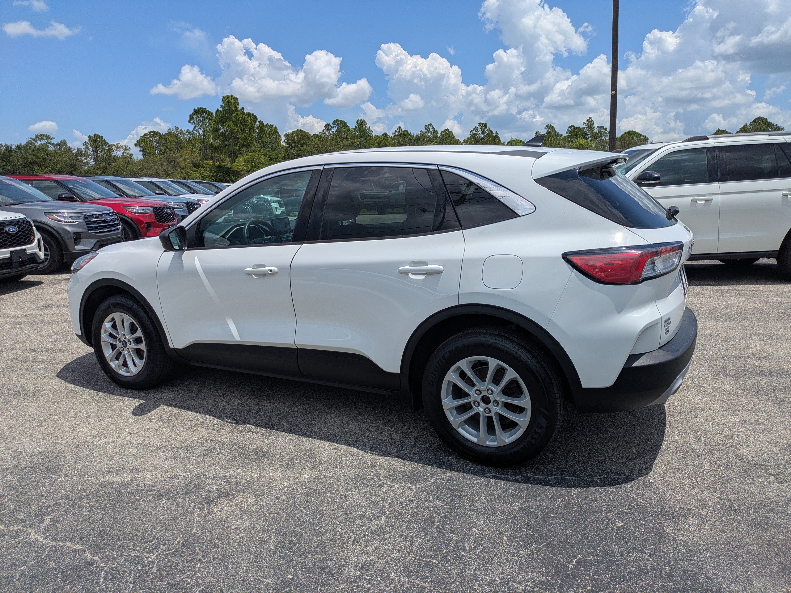 Used 2022 Ford Escape SE AWD/4WD image 6
