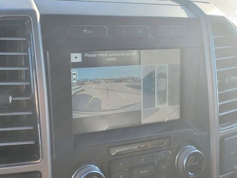 Used 2017 Ford F150 Platinum w/ Equipment Group 701A Luxury image 20