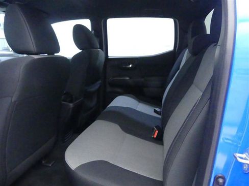 Used 2021 Toyota Tacoma TRD Sport AWD/4WD image 21