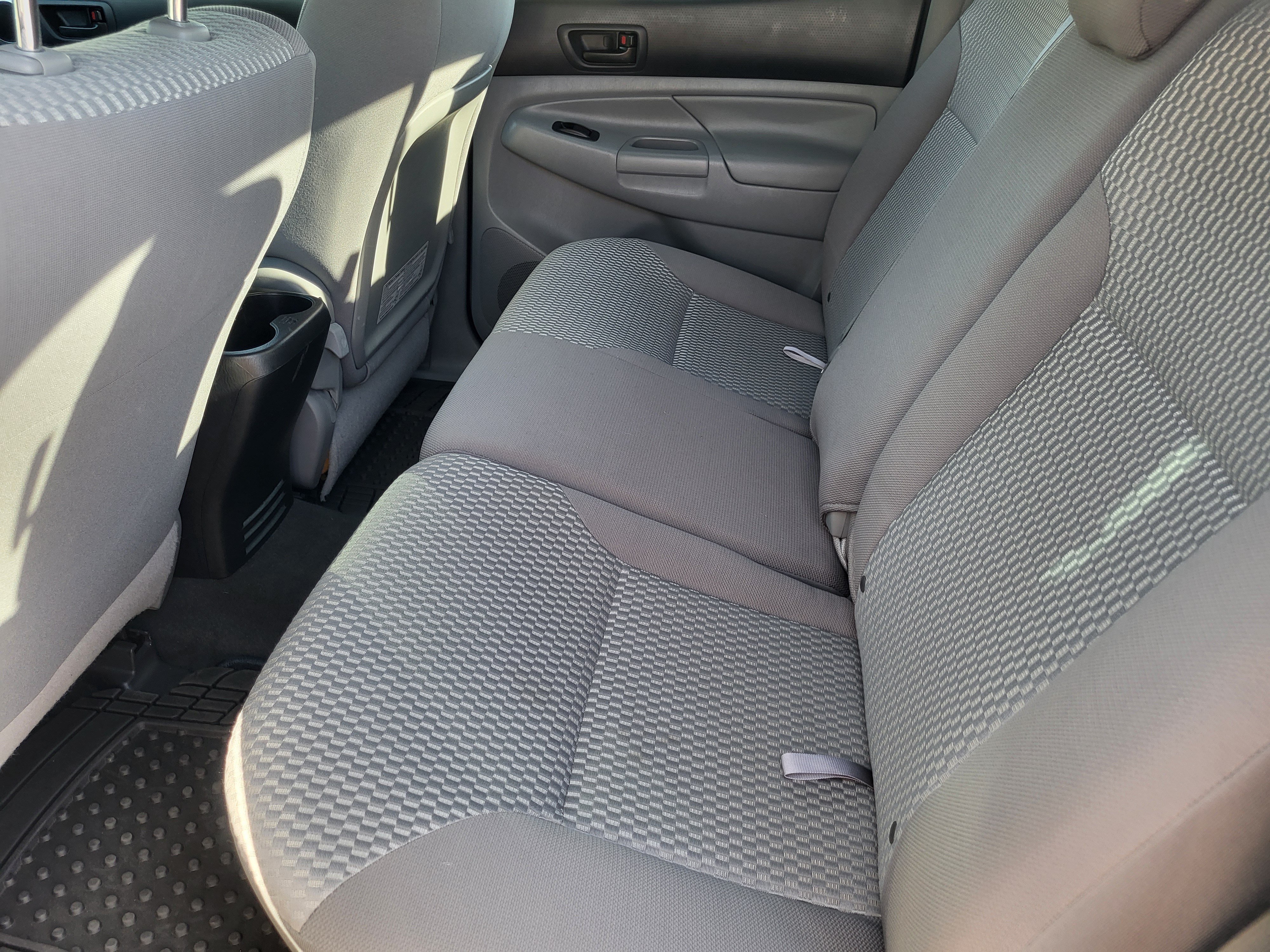 Used 2015 Toyota Tacoma PreRunner w/ SR5 Package RWD image 23