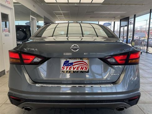 Used 2021 Nissan Altima 2.5 SR w/ SR Premium Package image 7