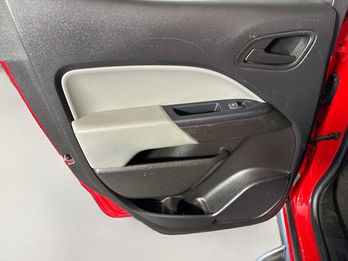 Used 2019 Chevrolet Colorado W/T w/ Custom Special Edition image 24