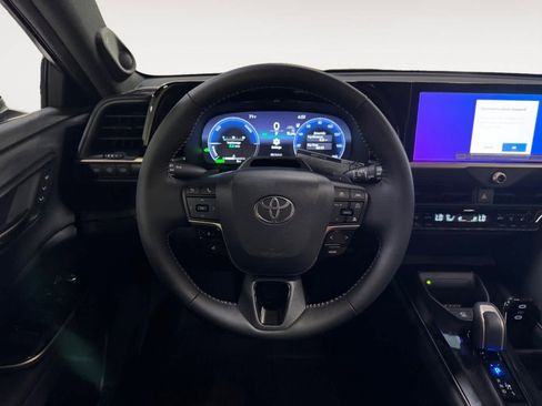 New 2025 Toyota Crown Signia image 12