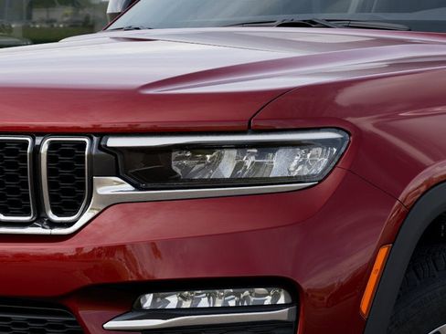 New 2025 Jeep Grand Cherokee Limited image 11