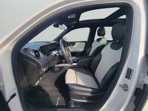 Used 2020 Mercedes-Benz GLB 250 4MATIC image 11