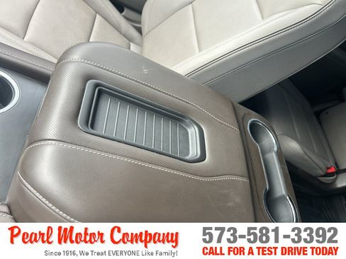 Used 2024 GMC Yukon XL SLT w/ SLT Luxury Package AWD/4WD image 20