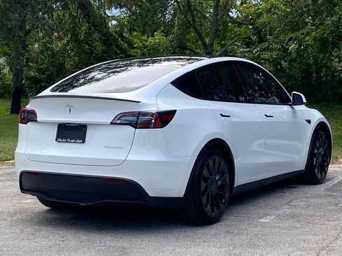 Used 2023 Tesla Model Y Performance AWD/4WD image 8
