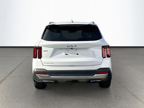 Certified 2025 Kia Sorento EX image 6