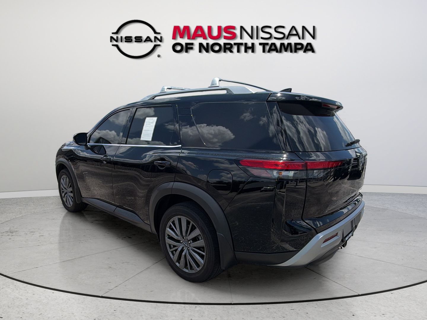 Certified 2025 Nissan Pathfinder SL w/ SL Premium Package FWD image 7