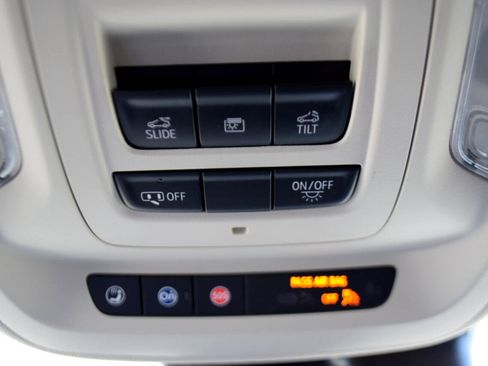 Used 2022 Buick Envision Essence w/ Sport Touring Package image 31