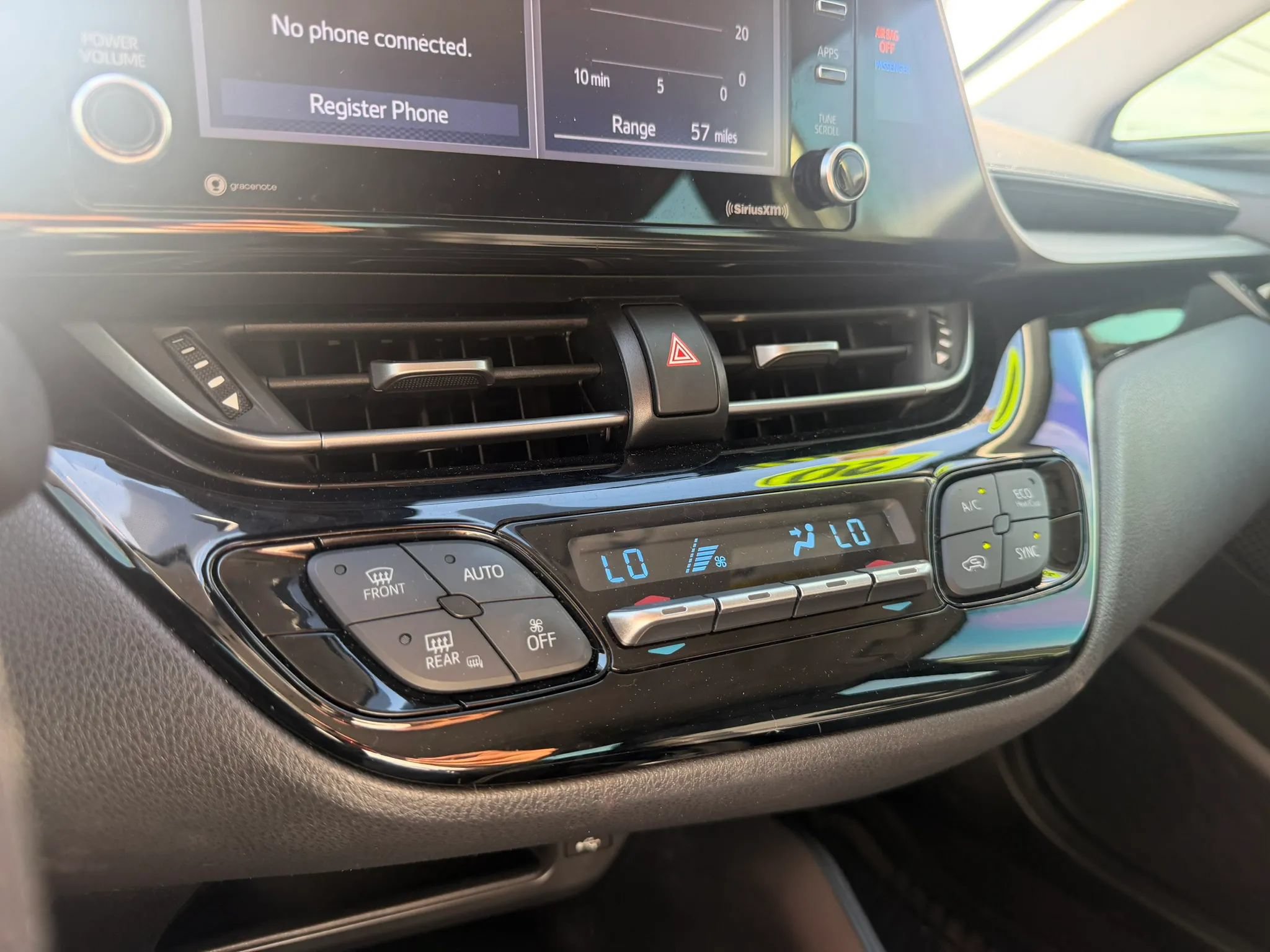Used 2020 Toyota C-HR LE FWD image 19