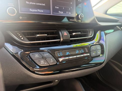 Used 2020 Toyota C-HR LE FWD image 19