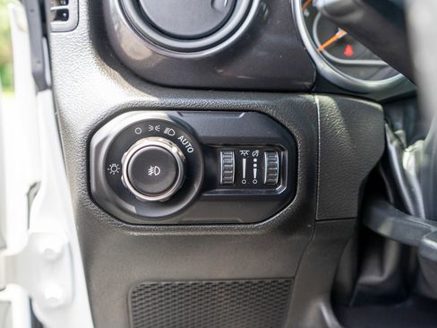 Used 2022 Jeep Wrangler Unlimited Sport AWD/4WD image 16