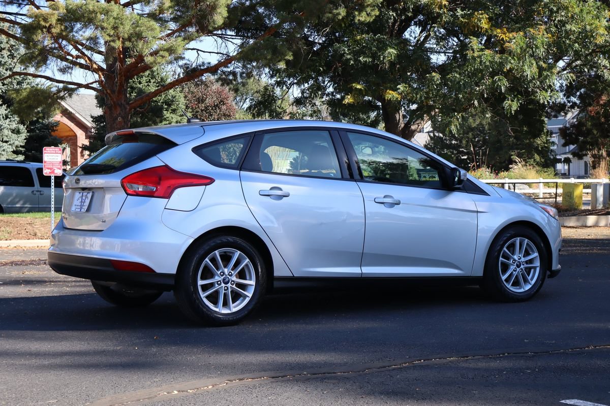 Used 2018 Ford Focus SE w/ Cold Weather Package FWD image 5