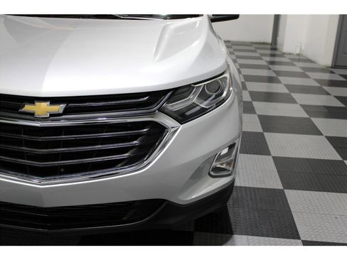 Used 2019 Chevrolet Equinox LS image 8