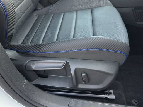 Used 2023 Volkswagen Golf R AWD/4WD image 20