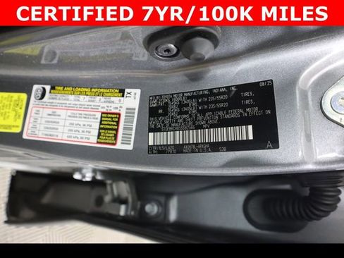 Used 2025 Toyota Highlander Platinum AWD/4WD image 30