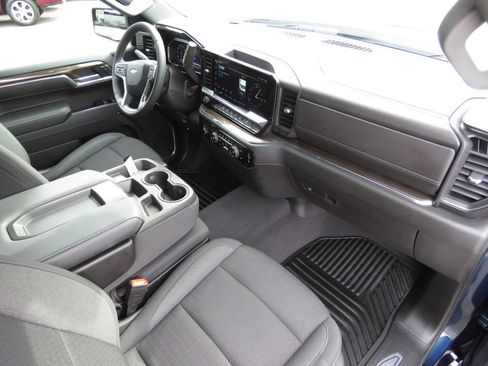 Used 2023 Chevrolet Silverado 1500 LT AWD/4WD image 14