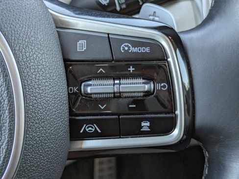 Used 2022 Kia Sorento SX Prestige w/ Panoramic Sunroof Package image 17