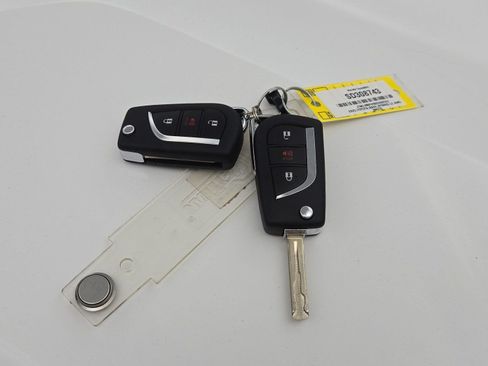 Certified 2025 Toyota RAV4 LE AWD/4WD image 34