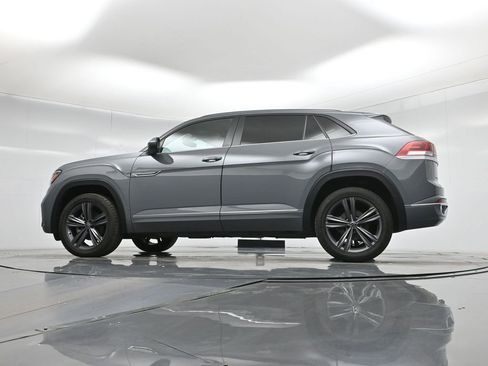 Used 2021 Volkswagen Atlas Cross Sport SE image 49