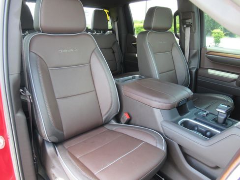 Used 2024 GMC Sierra 1500 Denali AWD/4WD image 9