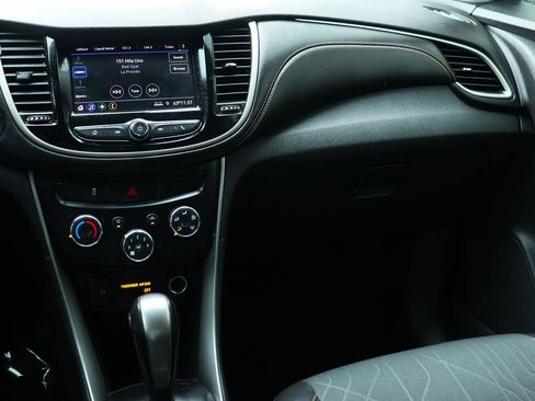 Used 2020 Chevrolet Trax LT w/ LT Convenience Package image 43