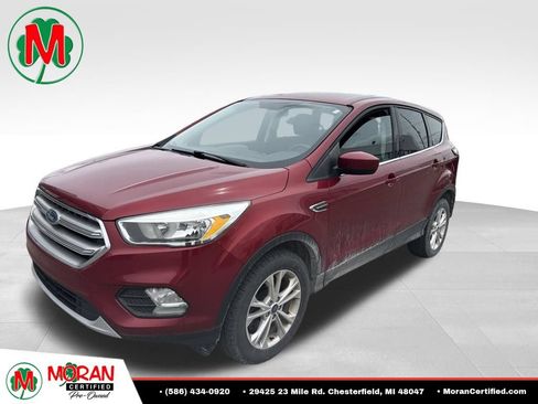Used 2017 Ford Escape SE w/ SE Cold Weather Package AWD/4WD image 1