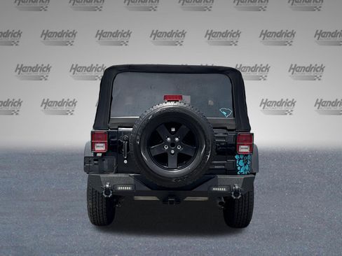 Used 2017 Jeep Wrangler Sport AWD/4WD image 9