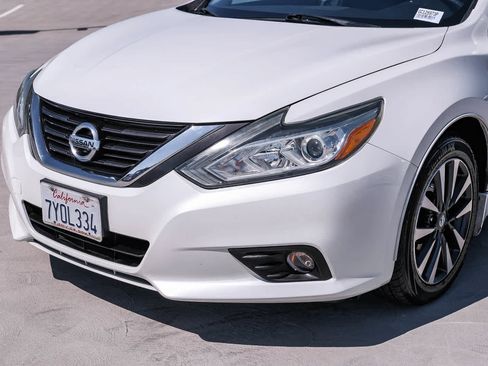 Used 2016 Nissan Altima 2.5 SV w/ Convenience Package FWD image 11