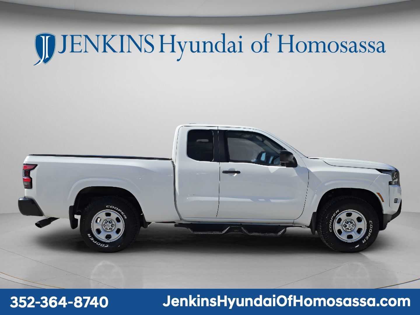 Used 2022 Nissan Frontier S w/ Technology Package AWD/4WD image 2