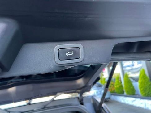 Used 2017 Land Rover Range Rover Sport HSE AWD/4WD image 25