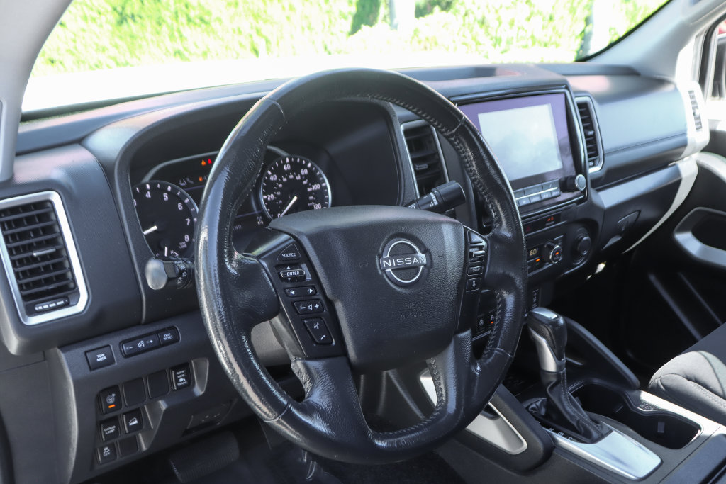 Used 2022 Nissan Frontier SV AWD/4WD image 18