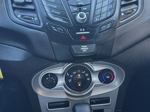 Used 2018 Ford Fiesta SE image 16