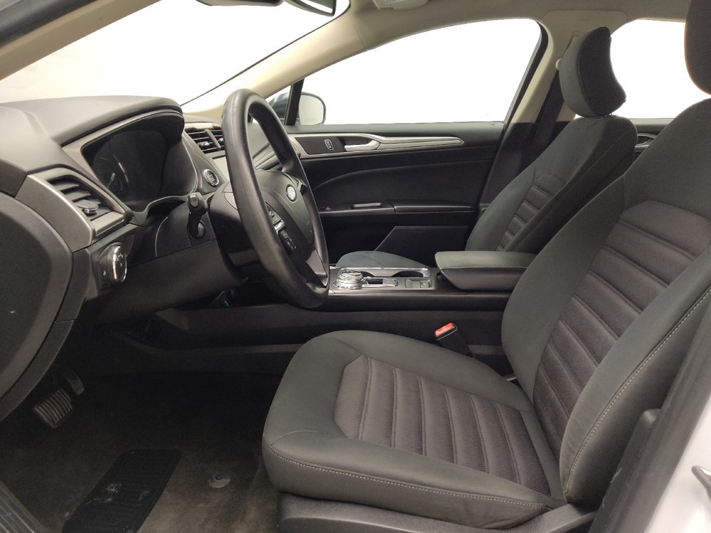 Used 2018 Ford Fusion SE FWD image 17