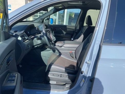 Certified 2025 Honda Passport Black Edition image 13