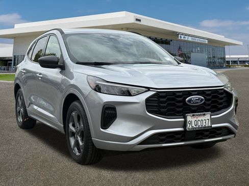 Used 2024 Ford Escape ST-Line image 2