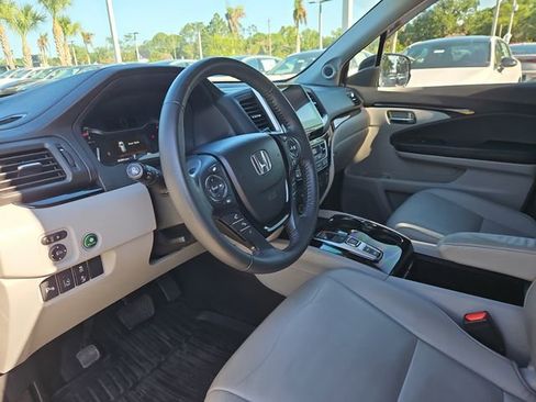 Used 2018 Honda Pilot Touring image 15