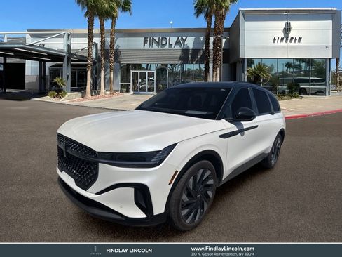 Used 2025 Lincoln Nautilus Reserve AWD/4WD image 1